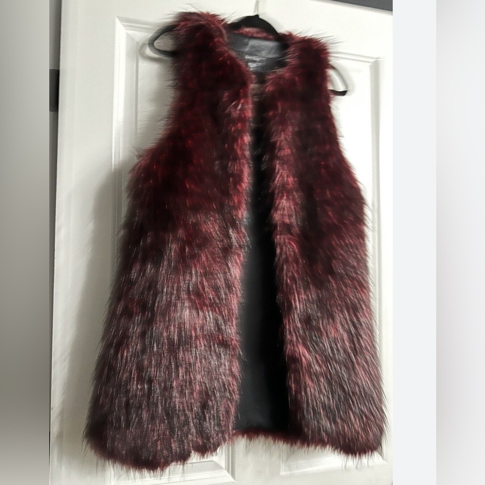 American eagle burgundy faux fur vest S